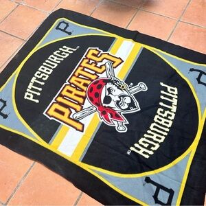 Pittsburgh Pirates Fleece Small Short Blanket